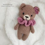 αρκουδάκι πλεκτό κουκλάκι amigurumi καφέ σάπιο μήλο γιακά δώρο κορίτσι