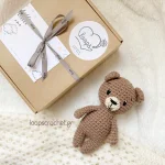 πλεκτο κουκλακι amigurumi αρκουδακι καφε δωρο αγορι 1