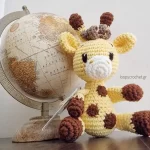 πλεκτό κουκλάκι amigurumi καμηλοπάρδαλη κίτρινο καφέ δώρο για αγόρι νεογέννητο