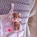 amigurumi-arkoudaki-kafe-me-giaka-kouklaki-plekta-koritsi-loutrina-zoakia-neogenito-doro-loops-3