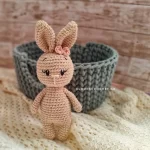 amigurumi-bez-kounelaki-kouklaki-plekta-koritsi-loutrina-zoakia-neogenito-doro-loops-4