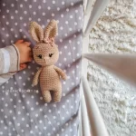 amigurumi-bez-kounelaki-kouklaki-plekta-koritsi-loutrina-zoakia-neogenito-doro-loops-6