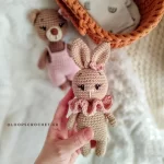 amigurumi-bez-kounelaki-me-giaka-kouklaki-plekta-koritsi-loutrina-zoakia-neogenito-doro-loops-2