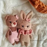 amigurumi-bez-kounelaki-me-giaka-kouklaki-plekta-koritsi-loutrina-zoakia-neogenito-doro-loops-4