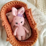 amigurumi-roz-kounelaki-kouklaki-plekta-koritsi-loutrina-zoakia-neogenito-doro-loops-1