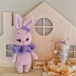 amigurumi-roz-kounelaki-me-giaka-kouklaki-plekta-koritsi-loutrina-zoakia-neogenito-doro-loops-1