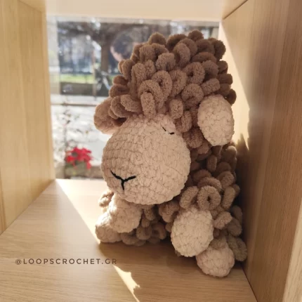 πλεκτό πρόβατο σε μπεζ και καφέ χρώμα loops 3