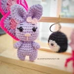 Μπρελόκ amigurumi κουνελάκι σε Λιλά μωβ χρώμα χειροποίητο loops crochet