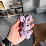 Μπρελόκ amigurumi κουνελάκι σε Λιλά μωβ χρώμα χειροποίητο loops crochet 3