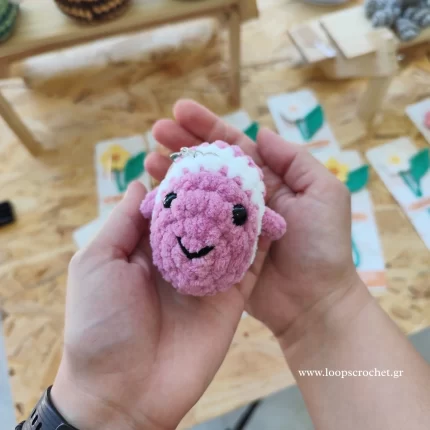 πλεκτό ψάρι amigurumi χρώμα ροζ λευκό χειροποίητο handmade loopscrochet 1