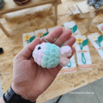 πλεκτό ψάρι μπρελόκ amigurumi χρώμα ροζ μέντα χειροποίητο handmade loopscrochet