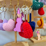 plexiglass μπρελόκ κουνελάκι ροζ χειροποίητο loops handmade 1