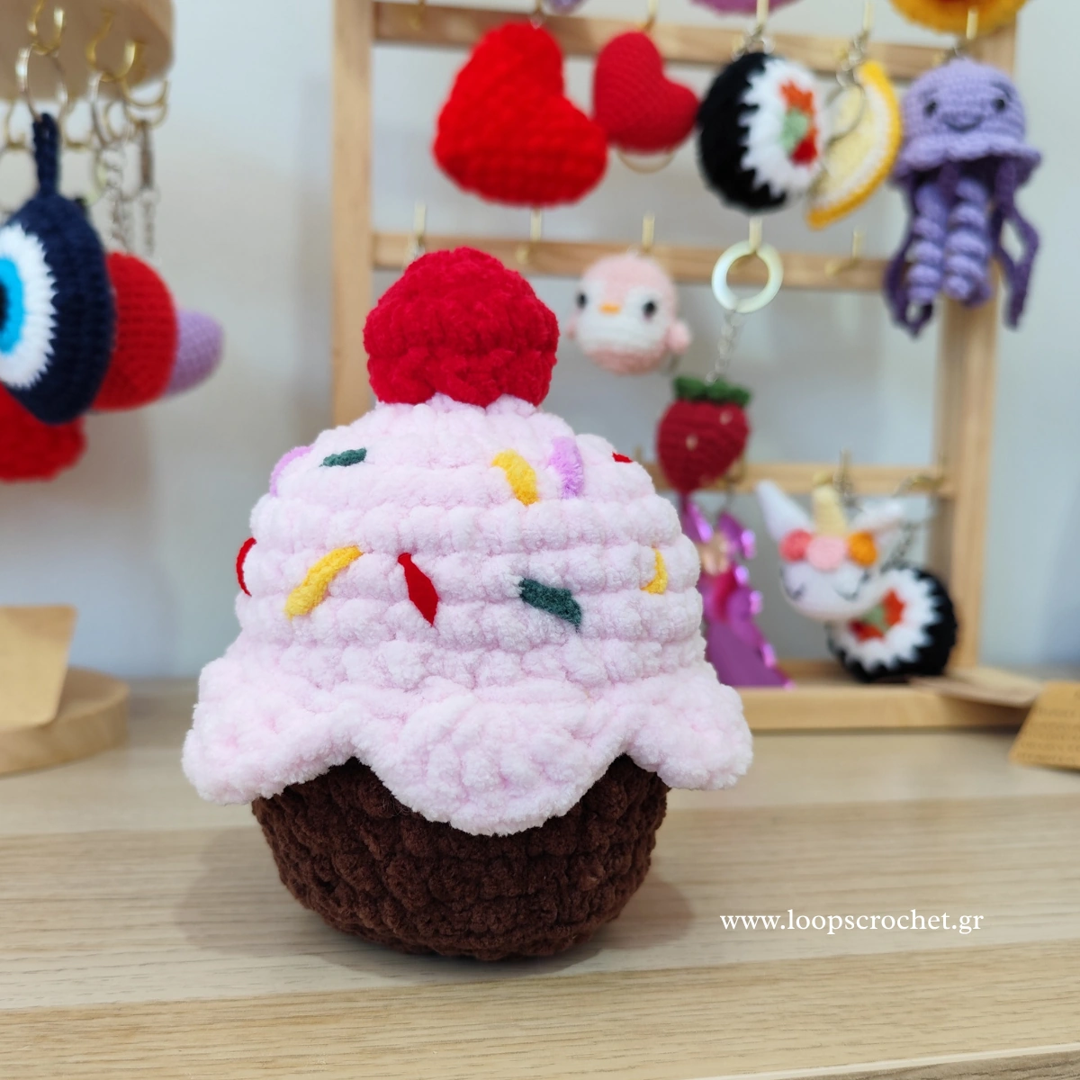 πλεκτό κέικ cupcake amigurumi χρώμα ροζ χειροποίητο handmade loopscrochet 2 πλεκτό κέικ cupcake amigurumi χρώμα ροζ χειροποίητο handmade loopscrochet 2
