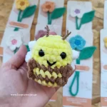 πλεκτό κουκλάκι amigurumi μέλισσα χρώμα κίτρινο καφέ χειροποίητο handmade loopscrochet