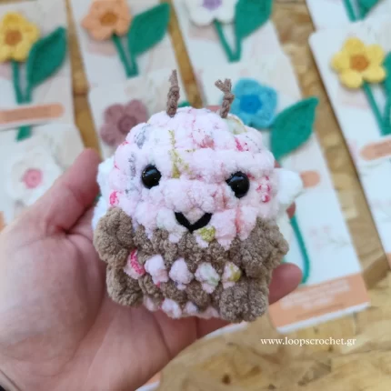 πλεκτό κουκλάκι amigurumi μέλισσα χρώμα καφέ ροζ χειροποίητο handmade loopscrochet