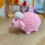 πλεκτό κουκλάκι amigurumi προβατάκι ροζ χρώμα χειροποίητο loops crochet handmade