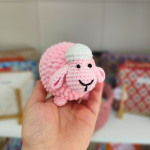 πλεκτό κουκλάκι amigurumi προβατάκι ροζ χρώμα χειροποίητο loops crochet handmade 3