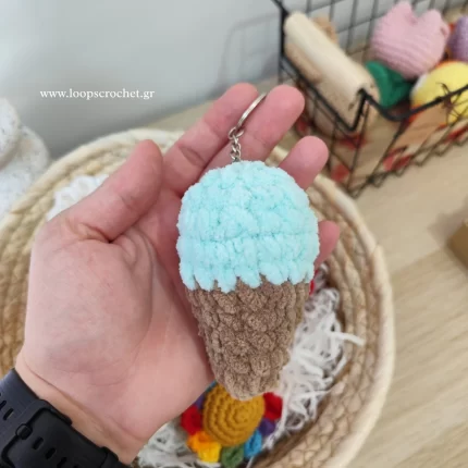 πλεκτό παγωτό μπρελόκ amigurumi χρώμα μέντα καφέ χειροποίητο handmade loopscrochet 1