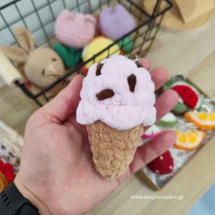 πλεκτό παγωτό μπρελόκ amigurumi χρώμα ροζ καφέ χειροποίητο handmade loopscrochet 2
