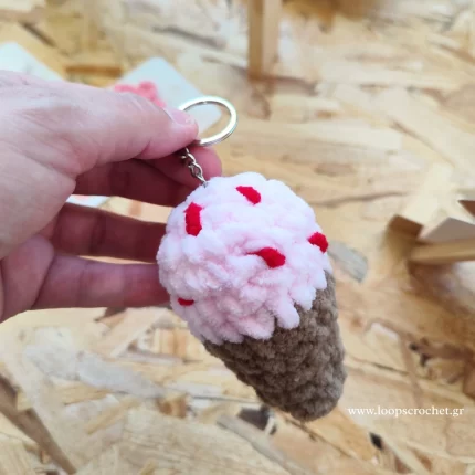 πλεκτό παγωτό μπρελόκ amigurumi χρώμα ροζ χειροποίητο handmade loopscrochet